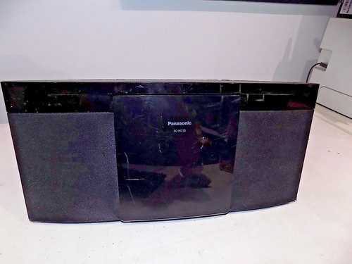 Panasonic hc19 compact cd - panasonic,