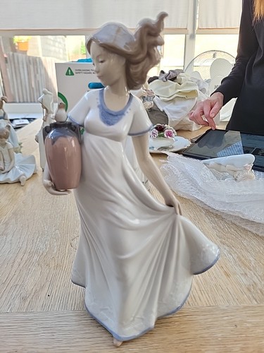 Lladro nao figurine joyful - a,