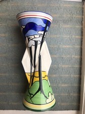 Clarice Cliff 1998 Shape 379