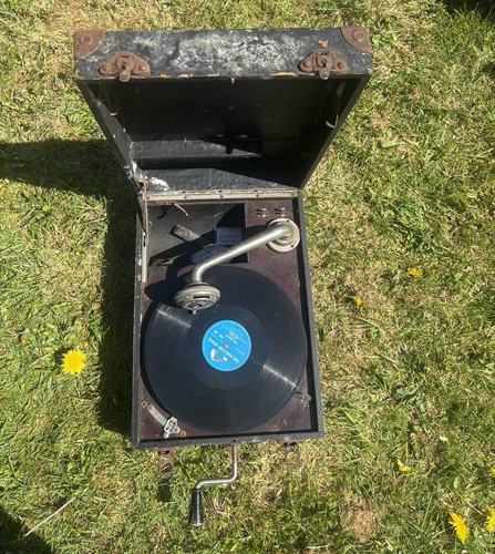 Portable wind gramophone - portable,