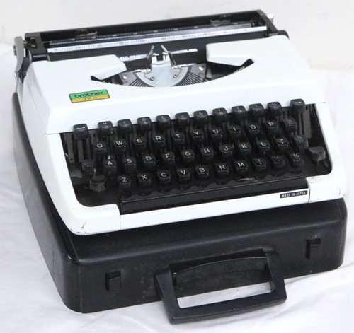 Brother 100 typewriter compact - brother,