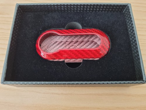 Seller carbon red - carbon,