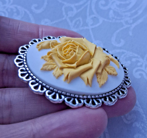 Big rose cameo brooch yellow - big,
