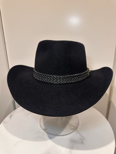 Akubra snowy river - iron, bark