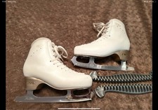 Edea chorus figure skates