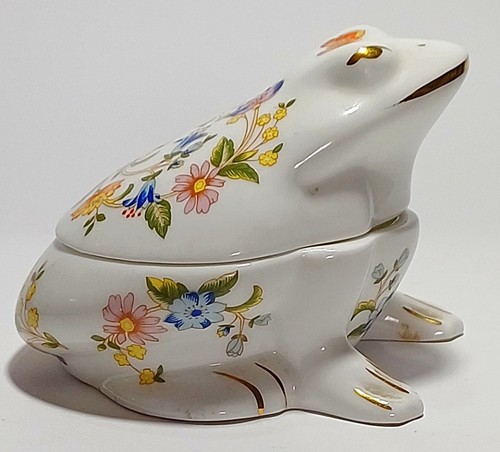 Aynsley cottage garden - aynsley, frog
