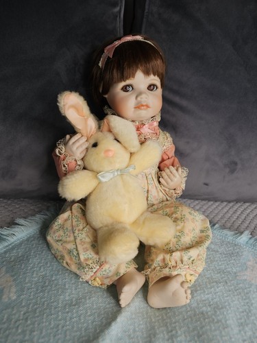 Sara vintage porcelain - -, doll