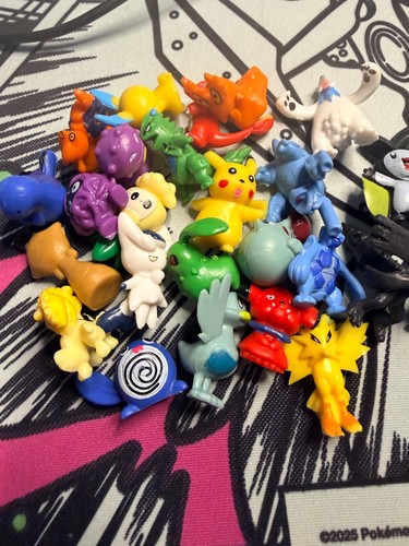Pokémon action figures bundle - pokémon,
