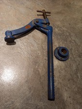 Woden Bench 25mm Bar Hold Down