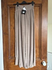Ladies Beige Wide Leg Elasticated Waist Trousers. Size Small. QED LONDON.BNWT