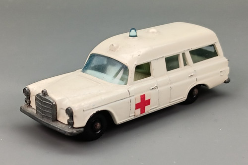 Lesney matchbox mercedes benz - mercedes,