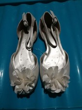Young Girls Ivory Shoes Size 11