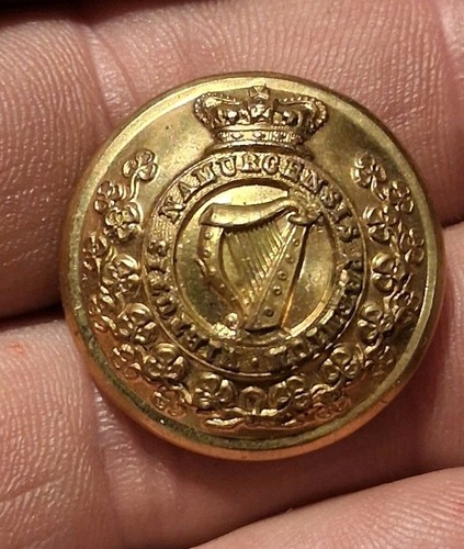 Irish army button - button,
