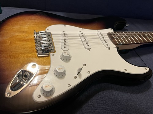 Squier strat 3 color - se, |