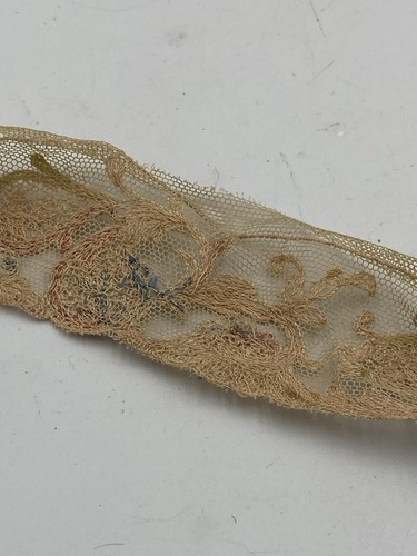 Antique lace trimming - trimming,