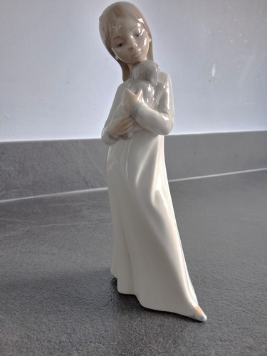 Nao lladro girl - lladro, dog