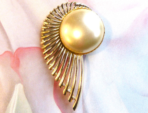 Sarah coventry brooch pearl - sarah, 'pearl