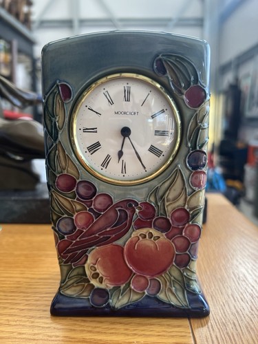 Vintage moorcroft clock - moorcroft, signed