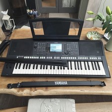 Yamaha PSR-S750 61-Key Digital