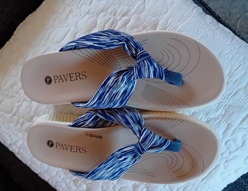 Pavers blue white striped - &,