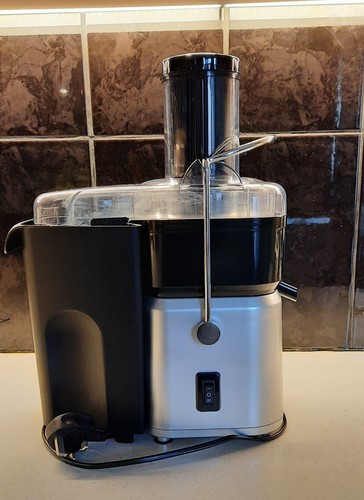 Whole fruit juicer - juicer,
