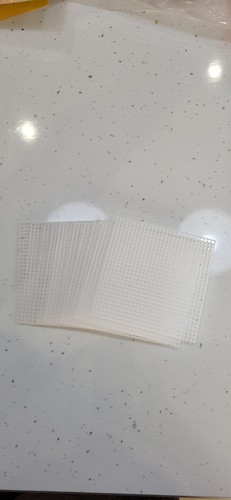 Square plastic canvas - square,