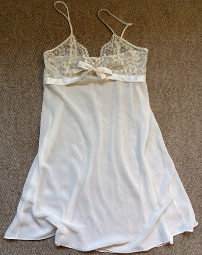 Delicate vintage negligee - vintage,