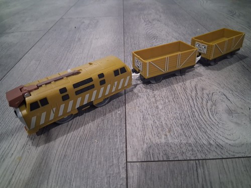 Thomas trackmaster diesel - thomas,