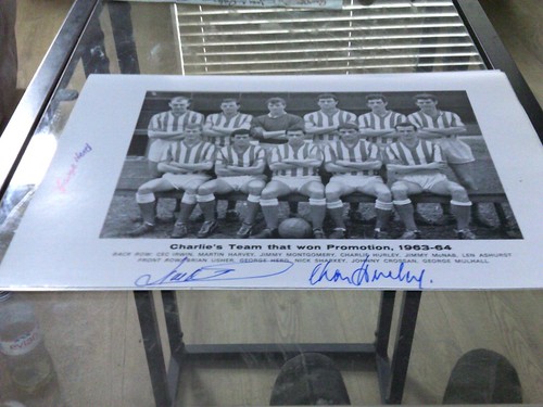 Sunderland signed team picture - team,