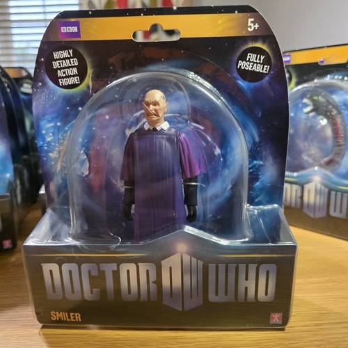 Doctor who smiler action - doctor,