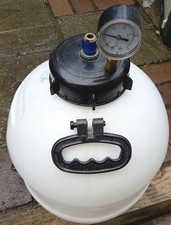 KING KEG beer pressure barrel with elite brewgas deluxe tap and pressure gauge