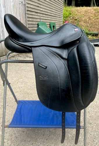 Inch gfs monarch dressage - 17.5,
