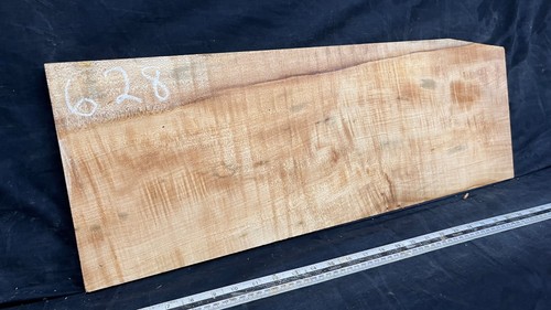 Rippled sycamore tone wood