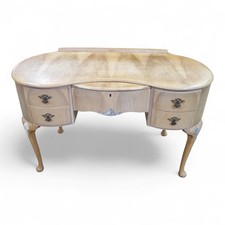 Queen Anne kneehole writing