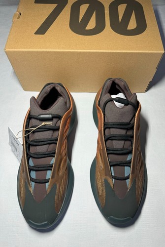 Yeezy 700 brand new - yeezy,