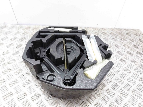 Volvo s90 jack - volvo,