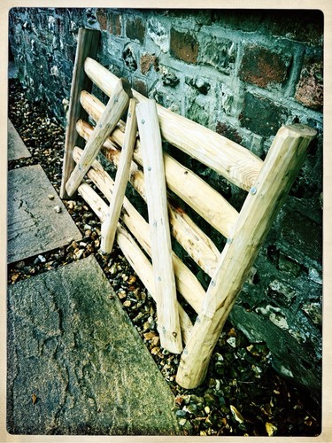 Sweet chestnut hurdles - sweet,