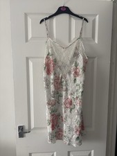 Vintage Sedú white floral