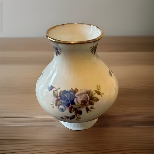 Small beautiful vase royal - beautiful,