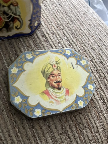 Beautiful octagonal tin box - octagonal,