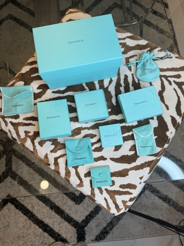 Tiffany blue jewelry box - blue, &