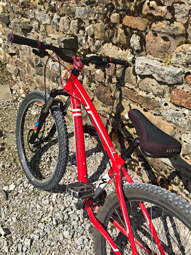 Specialized mountain bike 26in - mountain,