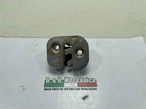 Hook lock closing car door - lock,