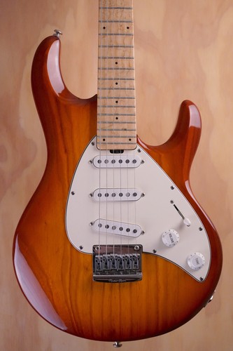 Ernie ball music man - ernie,