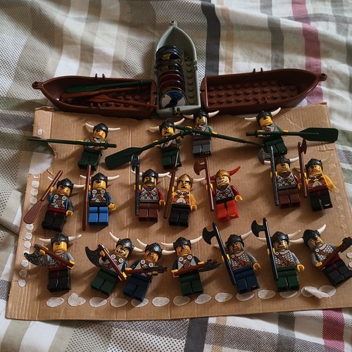 Lego vikings minifigure lot - minifigure,
