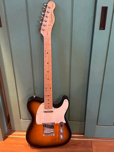 Squier fender telecaster - by,