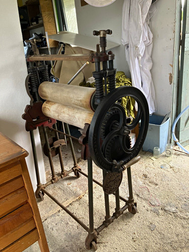 Mangle cast iron - cast, antique