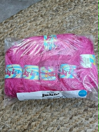 300g sirdar funky - sirdar, fur