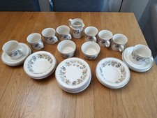 35xWEDGEWOOD ROSEBERRY TEA SET