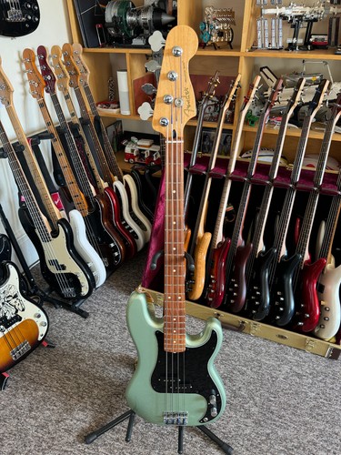 Fender precision bass - in, sage